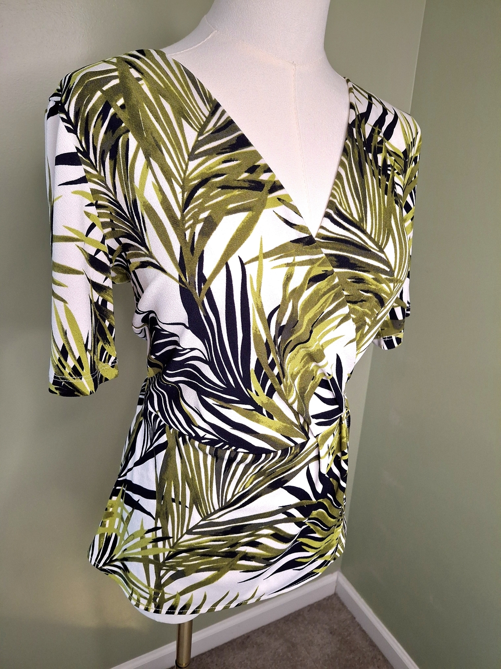 Ann Taylor Faux Wrap Top Small Tropical Palm Print Ruched Side Resort Blouse